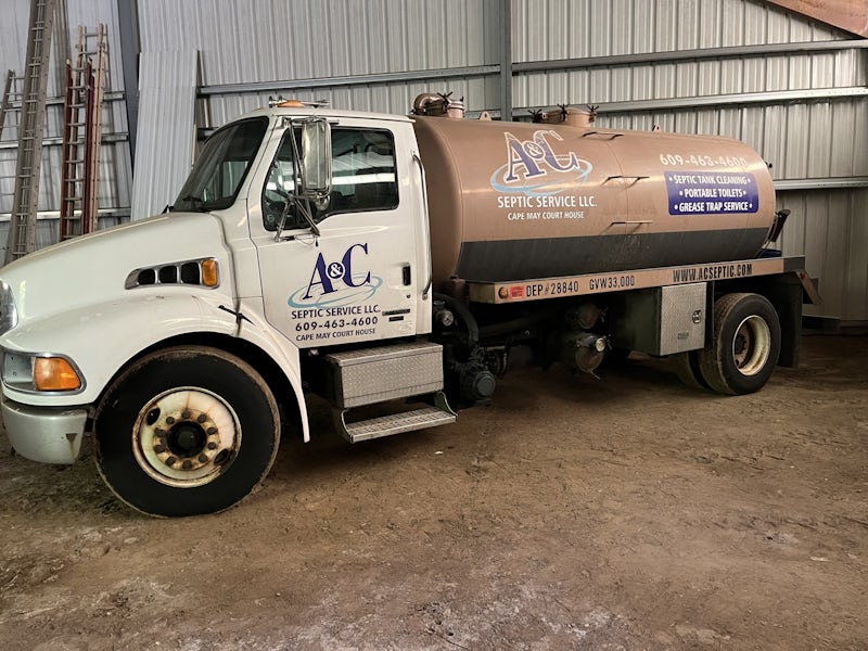 2006 Sterling Actera with 2500 gallon Steel Tank
